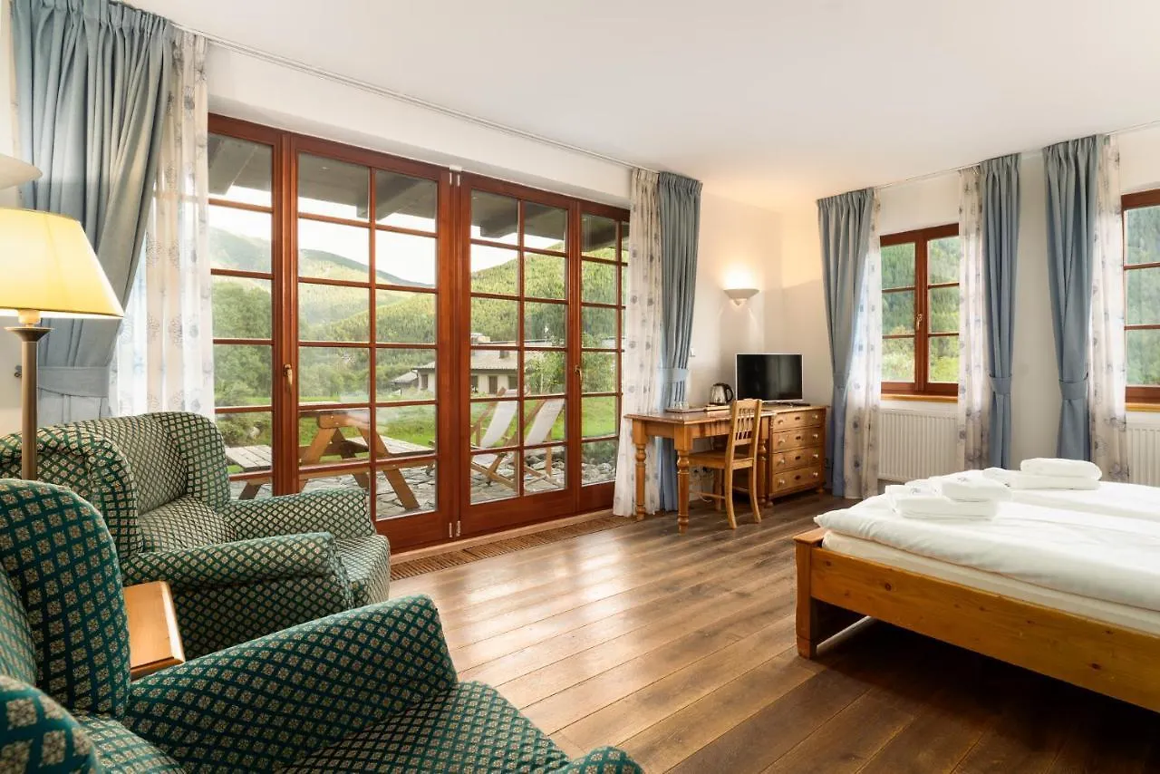 Guest house Pension Slunecnice & Panorama Restaurace Farma