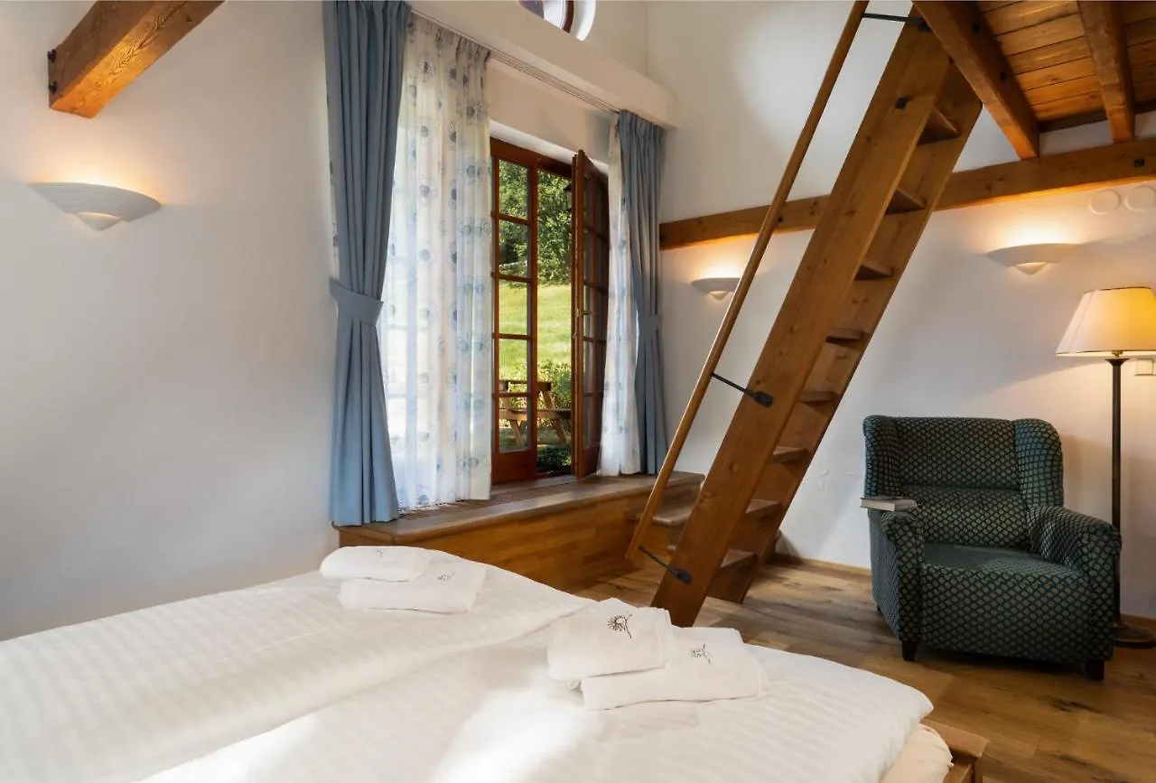 *** Guest house Pension Slunecnice & Panorama Restaurace Farma Czech Republic