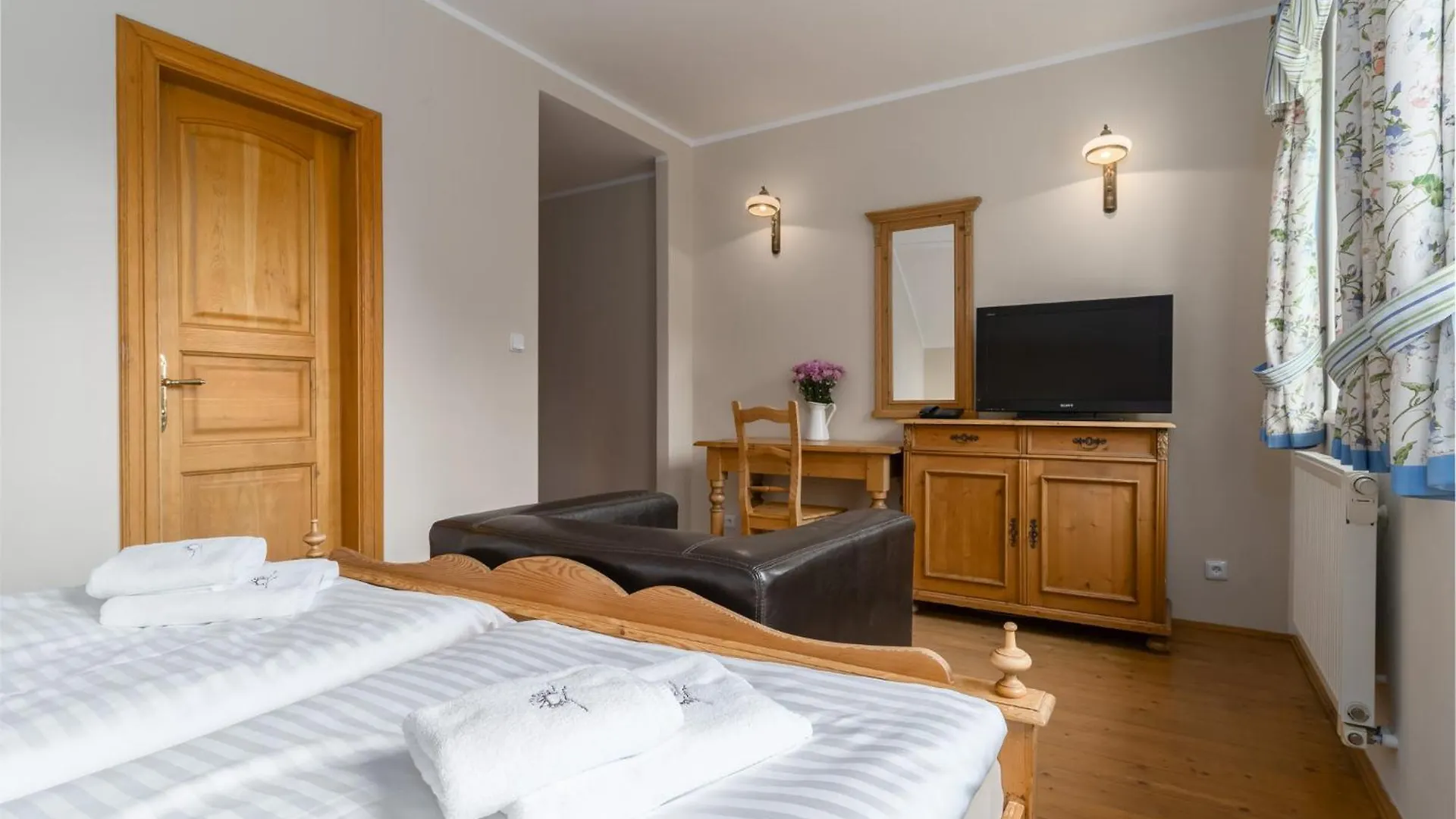 *** Guest house Pension Slunecnice & Panorama Restaurace Farma Czech Republic